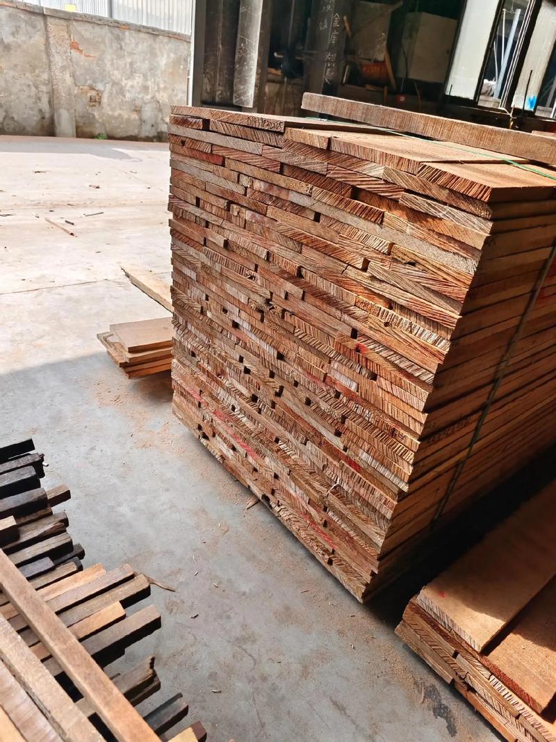 匠心独运，品质为先 新鲜大径漆木25毫米厚，定制加工与诚信经营的艺术